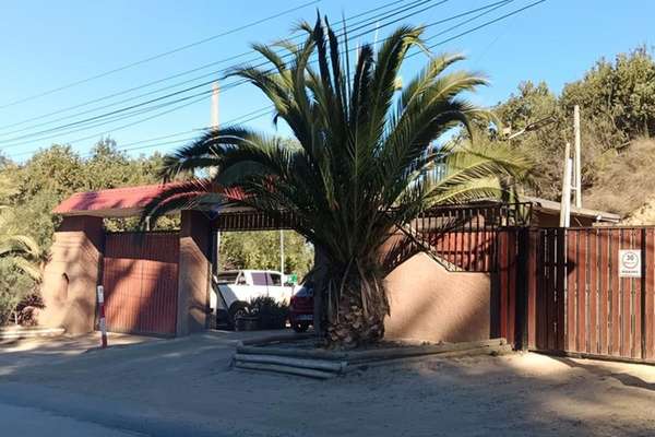 Rebajada!!! casa blanca venta de parcela melosilla