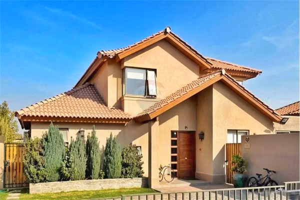 Linda casa en condominio el remanso de chicureo