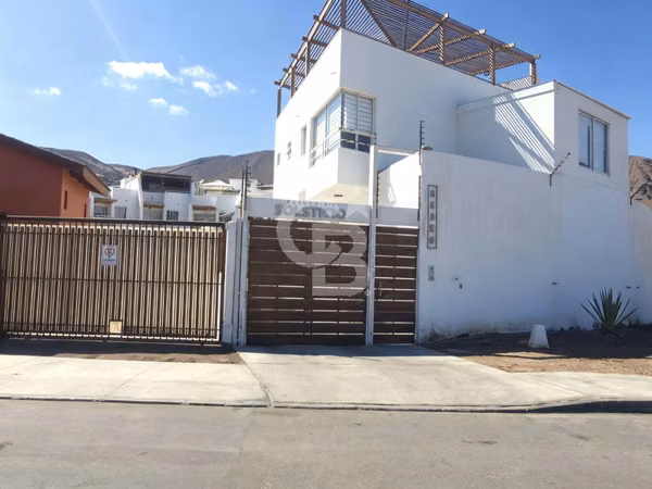 Espectacular casa en el Balneario El Huáscar