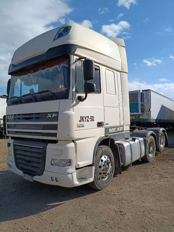 TRACTO DAF - XF 105 - 460 HP.