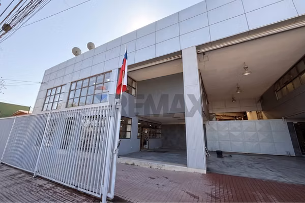 Arriendo galpon y oficinas en talagante centro