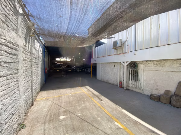 Se vende Galpón con oficinas Quinta Normal (82416)
