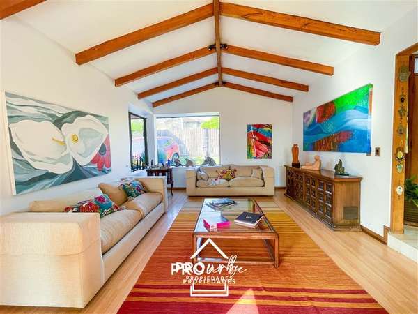 Frente Paseo Domínicos: 5D, terreno +500m2, precio único