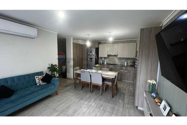 Moderno depto con patio primer piso 3d2b