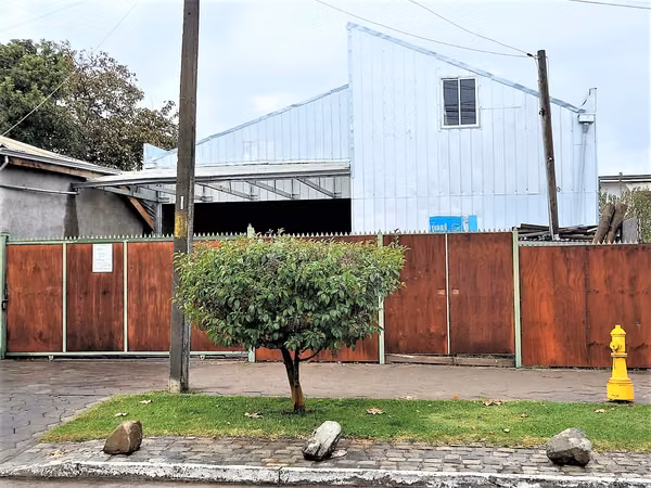 En Venta sitio urbano, con construcción comercial en Peralillo. 5,270 UF