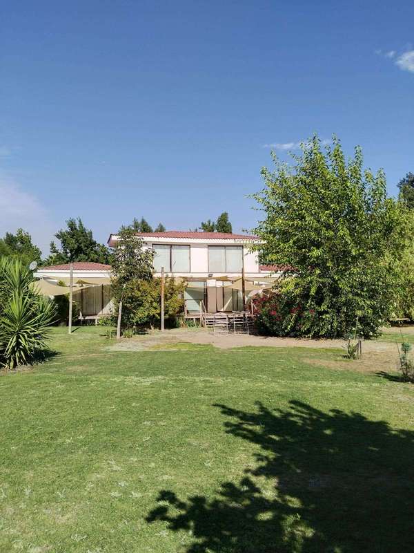 Un lindo y Tranquilo Lugar te  espera de Hermosa Parcela En Condominio en Colina Precio De Remate