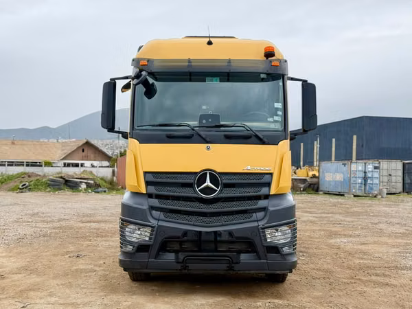 2022 Tractocamión Mercedes Benz New Actros 2645 S – 6x4 Con Retardador y Freno de Motor