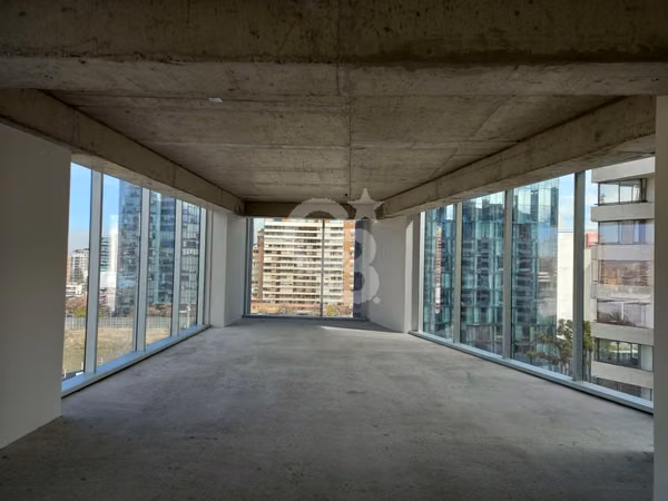 Nuevo y Moderno Edificio de Oficinas en arriendo