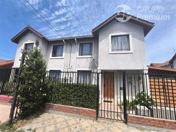 Casa en arriendo de 3 dorm. en Maipú