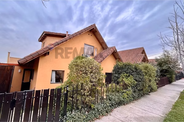 Amplia casa 250 m2 de terreno alto la florida