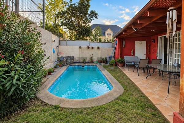 Venta casa condominio peñalolen 4d 3b