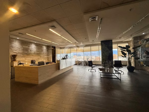 Piso completo de oficina habilitada en Las Condes
