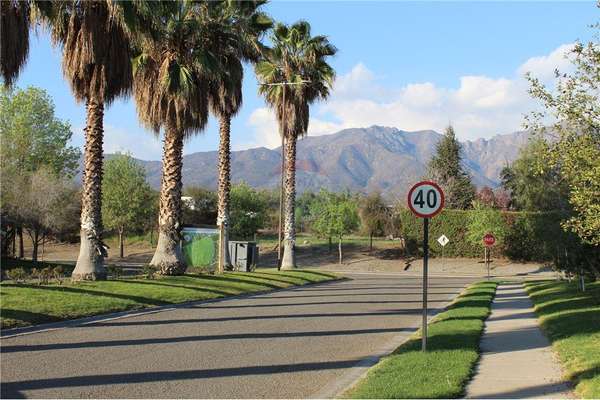 ¡oportunidad en chicureo! terreno de 5.500 m2