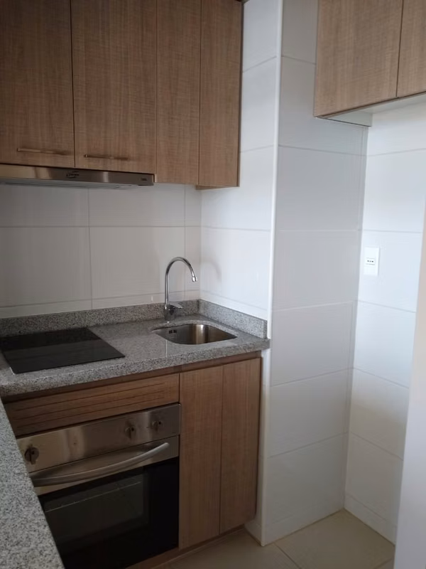 Arriendo departamento home estudio cerca de Metro Ecuador