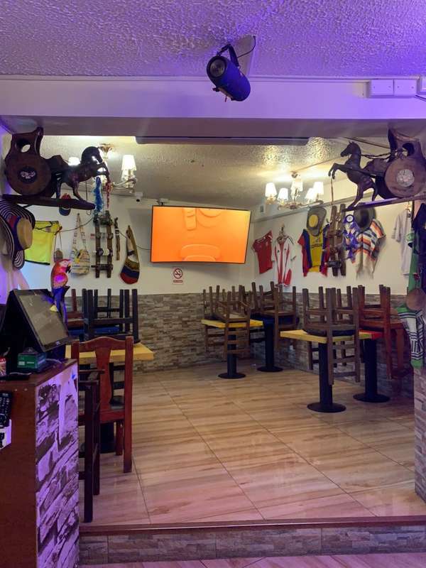 ARRIENDO LOCAL COMERCIAL HABILITADO – CALLE BANDER