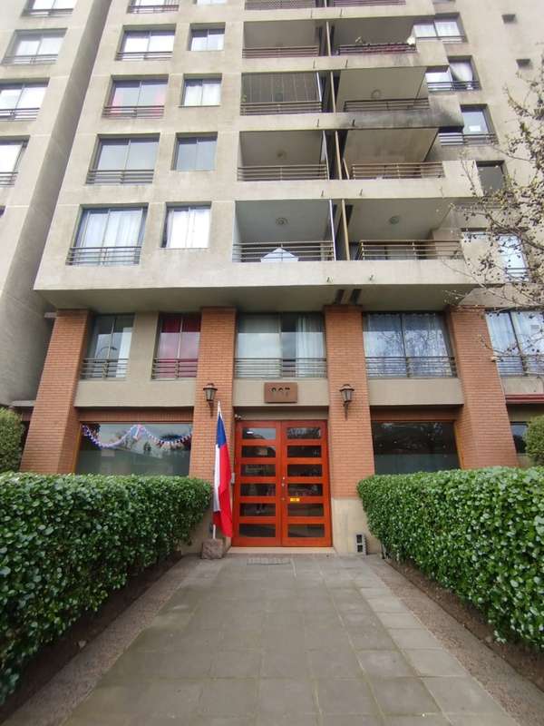 ¡Arrienda en Recoleta: 3D 1B $550.000