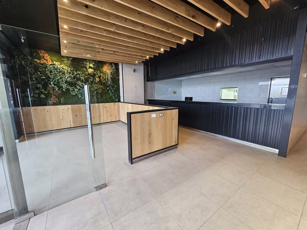 Local Comercial En Arriendo, Piso 1, en Av. Francisco Bilbao
