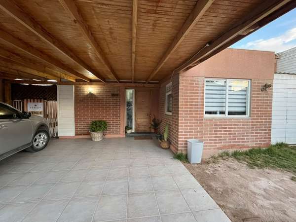 SE VENDE CASA EN EXCLUSIVO COND. MIRADOR DEL VALLE COPIAPO