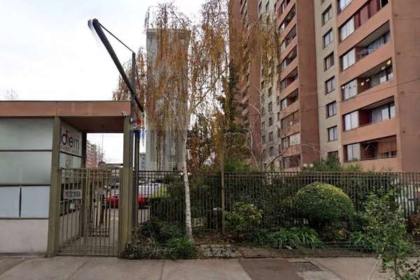 Depto en condominio cercano a av independencia