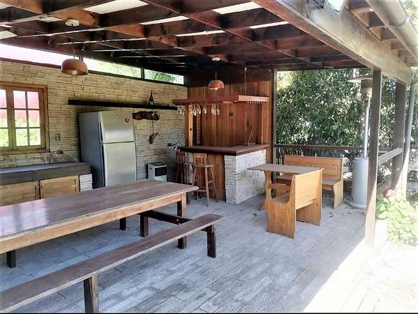 En venta, parcela de 9.000 m2., con casa de 339 m2., en Boco, Quillota. 8.900 UF