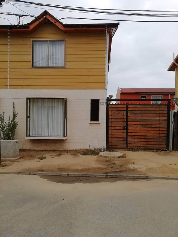 Arriendo Casa en Av. Bernardo Leigthon, Peñablanca