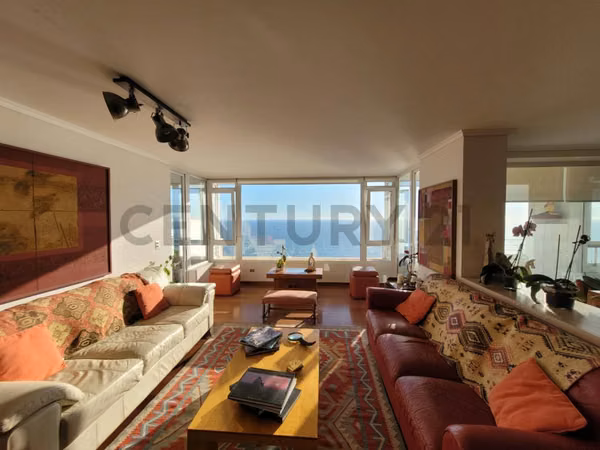 Se vende amplio departamento con vista panorámica