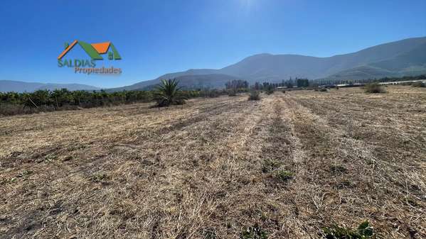se vende en condominio de pocas personas La Cruz  lotes 5000 metros con agua
