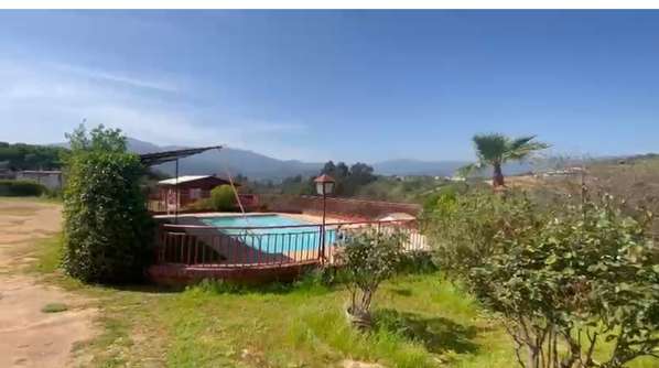 Parcela hermosa con local comercial