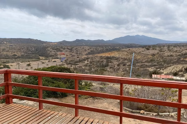 Casa con piscina y amplio terreno en los molles