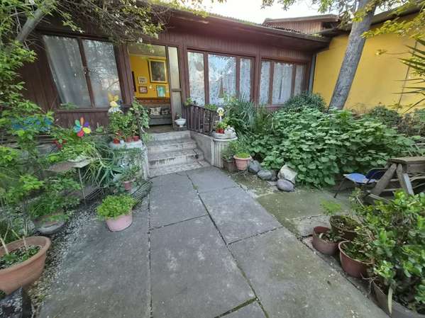 Casa 5D+2B, a 1 cuadra de plaza de Melipilla