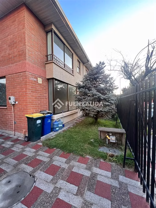 Casa en arriendo de 3 dorm. en La Florida
