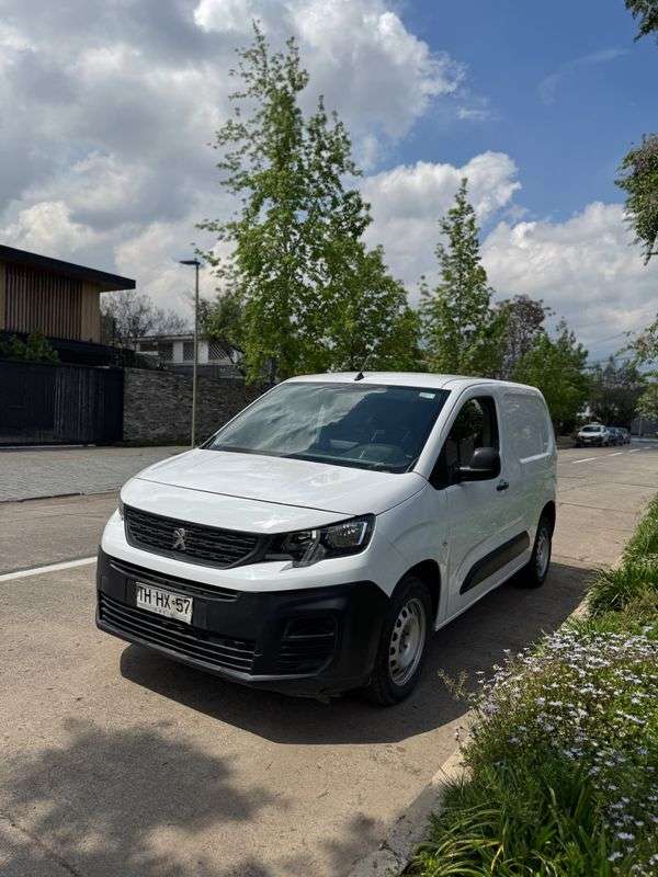 PEUGEOT PARTNER HDI PACK AA EV - 2024 | 4714