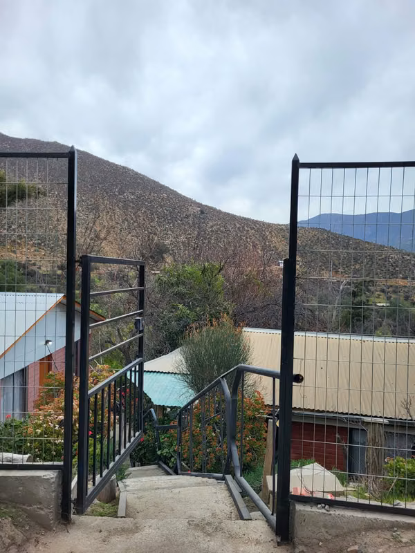 SE VENDE TERRENO DE 1 HECTÁREA CON 2 CASAS Y ACCIONES DE AGUA EN HUANQUE, SALAMANCA