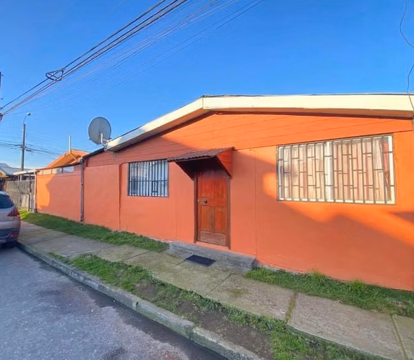 CON MATERIAL SOLIDO Y ESTA REGULARIZADA PARA SU VENTA
