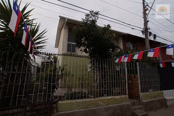 Se vende casa en Lo Espejo.