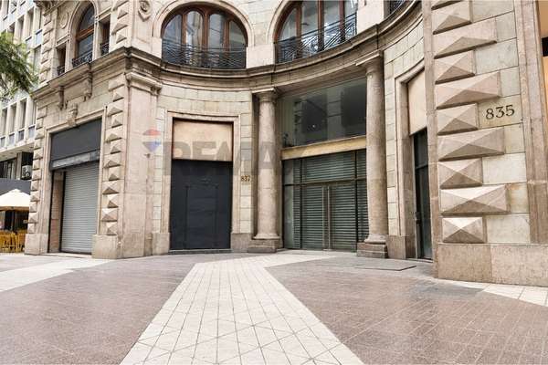 Local comercial 1.002 m² paseo huérfanos