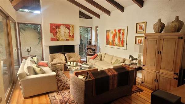 Casa en venta de 5 dorm. en Lo Barnechea