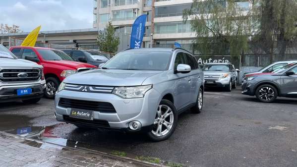 Mitsubishi Outlander GLS 2.4 4X4 AUTOMATICA (2014)