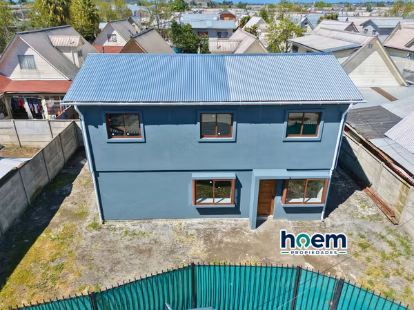 ¡Casa completamente remodelada en Villa Doña Antonia!