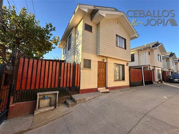 Casa en arriendo de 4 dorm. en Villa Alemana