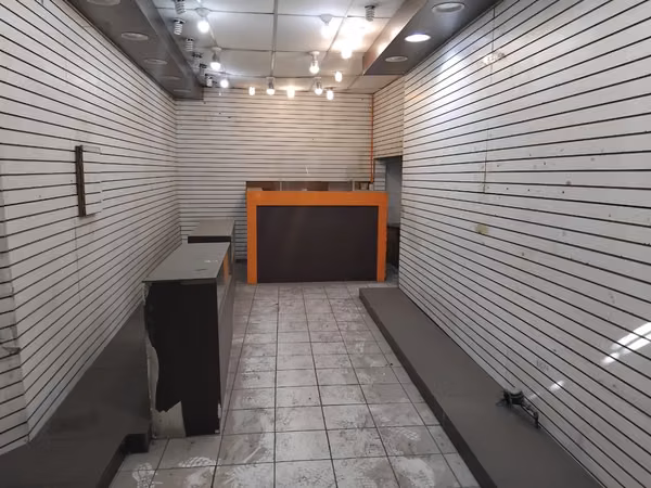 Barrio Patronato- Av. Recoleta/ 3 locales de 2 pisos