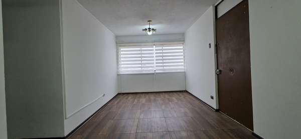 DEPARTAMENTO EN 3° PISO. 2 DORMITORIOS 1 BAÑO, ESTACIONAMIENTO COMUN