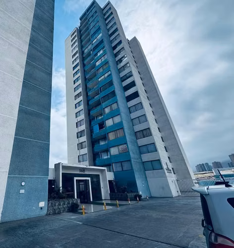 En Arriendo cómodo Departamento – Cond. Torres Huayquique
