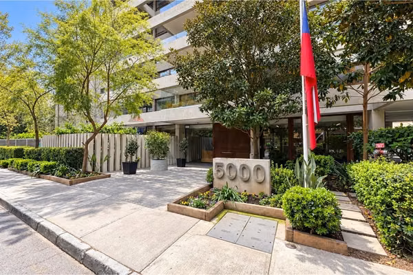 Dúplex con jardín en vitacura