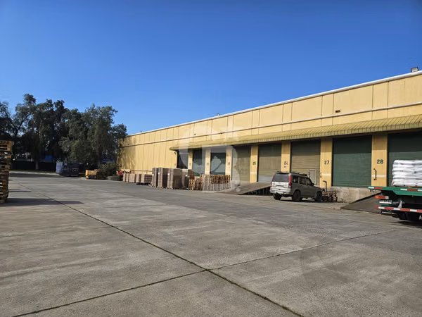 Centro Logístico 4.387 m² | Quilicura | 13 Andenes