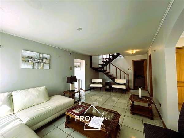 Casa en venta de 5 dorm. en Vitacura
