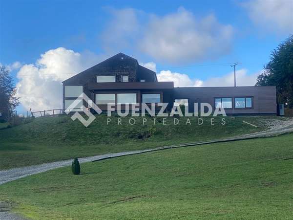 Casa en arriendo de 4D3B en Condominio de Puerto Varas