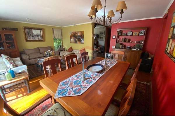 Casa en las condes. ¡especial para remodelar!
