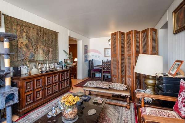 Venta departamento la reina