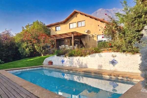 Amplia y acogedora casa! 4d + servicio